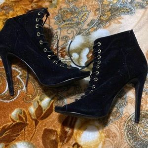 Women shoes black color size 9.5
